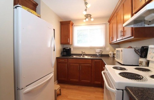 Lambton Shores Cottage | Sunset Pines Cottage Ipperwash ~ minutes to beach!