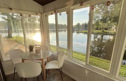 Pierceton Cottage | Sunset Point - Lakefront Kuhn Lake Cottage