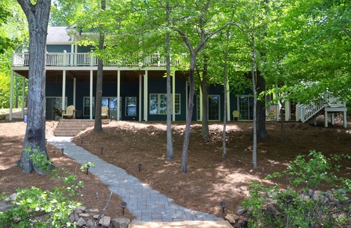 Littleton House | SUNSET POINTE *Beautiful 6br 4ba Lakefront House with Gorgeous Sunsets*