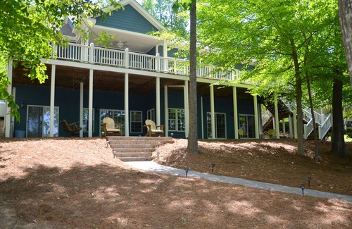 Littleton House | SUNSET POINTE *Beautiful 6br 4ba Lakefront House with Gorgeous Sunsets*