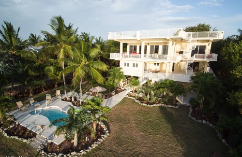 Islamorada House | Sunset Reef - Bayside Gated Estate, Pool, Spa, Deep Water Dock, Kayaks & SUPs