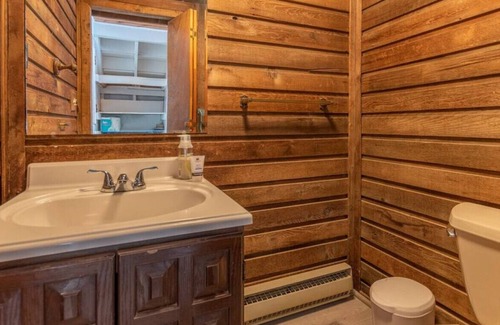 Costigan House | Sunset Retreat on Pushaw Lake | No Cleaning Fees!