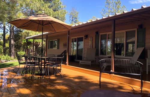 Midpines House | Sunset Roost-the Perfect Nest for Yosemite-Private Hot Tub