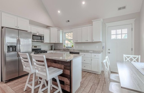 Villas House | Sunset Sands - Bayside Home in Villas.﻿ This cozy, modern bayside home in Villas, NJ is perfect for families and friends. Just 2½ blocks from the peaceful Delaware Bay beach.