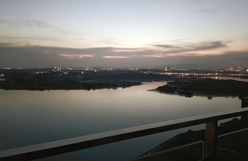 Central District Condo | Sunset Seaside Retreat@13pax - Direct Beach Access