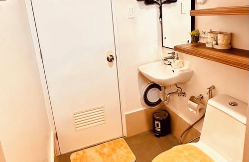 Mandurriao Condo | Sunset Serenity Home - WV Towers, Mandurriao