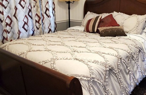 Pikeville Bed & Breakfast | Sunset Suite in Cascade Inn at Fall Creek Falls
