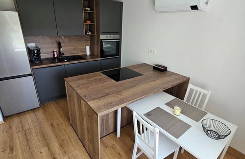 Jesenice Apartment | Sunset suite in the middle of the village close to main hotspots