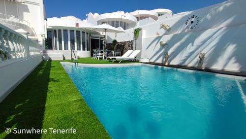 Costa Adeje Villa | Sunset Suite - private pool and jacuzzi with oceanview