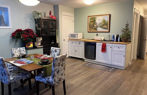 Cochrane Bed & Breakfast | Sunset Suite - private walkout, free breakfast, luxury airjet tub, dog friendly!