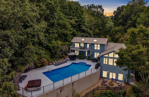 Lula House | Sunset Summit - Amazing Lake Lanier Views & Amenities