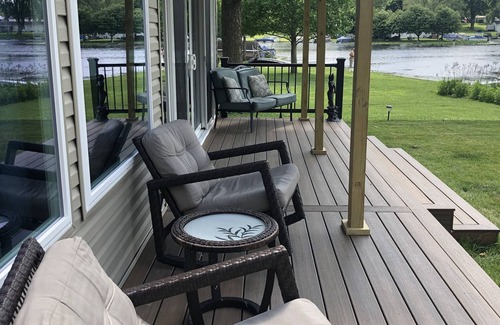 North Webster House | Sunset View, 2 Story Lake Home, 4br, 2bth, Sleeps 12 Comfortably