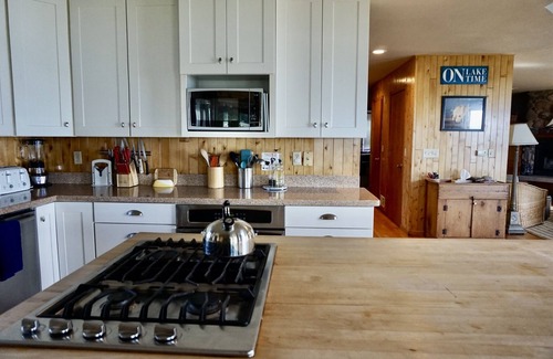 La Pointe House | Sunset View - 3 Bedroom 2.5 Home with Guest House