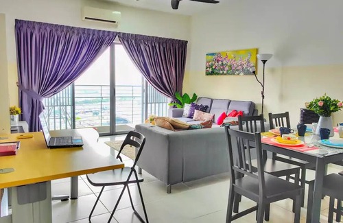 Puchong Apartment | Sunset view Apt perfect for Biz/Family @ SetiaWalkn