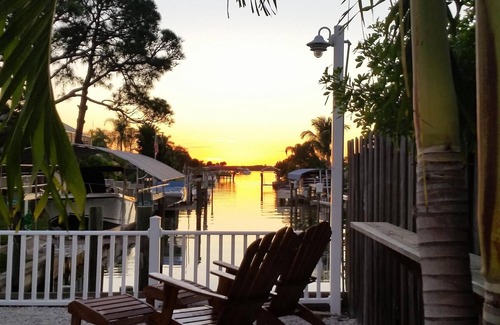 Grove City Cottage | Sunset View on Lemon Bay - Duplex property- Starfish Cottage