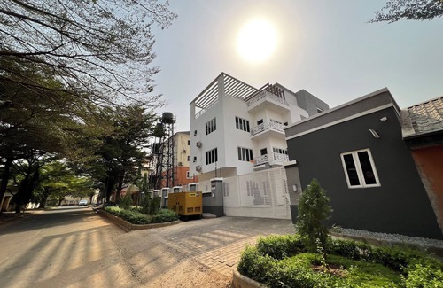 Utako Apartment | SUNSET VIEW PENTHOUSE CONDO at UTAKO ABUJA. 24hrs LIT with AC, WIFI & KITCHEN