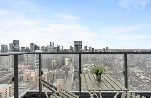 Garden District Apartment | Sunset View Studio by Eaton Centre
