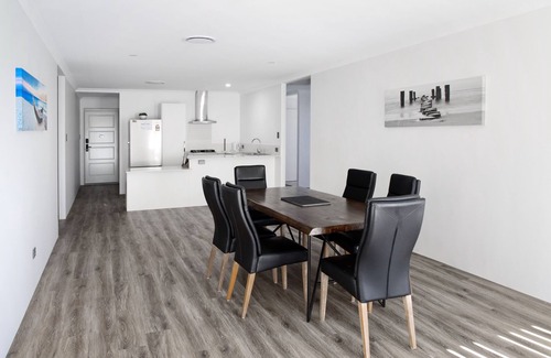 Kalbarri House | Sunset views while offering comfortable disability accessible accommodation
