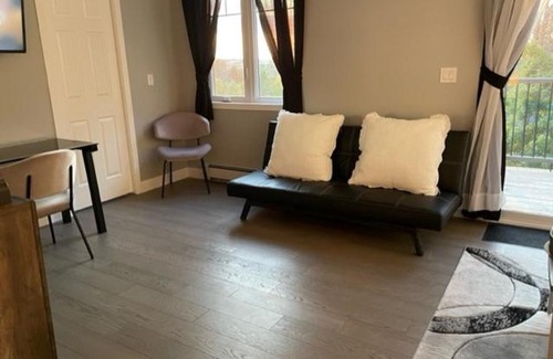 Greater Napanee House | Sunsets At The Oasis