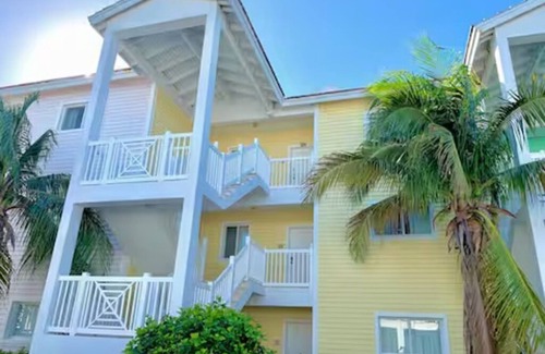 Alice Town Condo | Sunsets In Paradise, third floor condo with breathtaking sunsets and ocean views