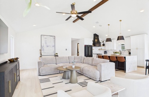 Willis House | Sunsets & Serenity – Gorgeous Lake Conroe Home located in Willis, Tx