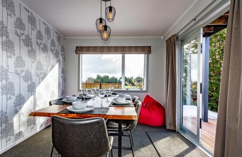 Ohakune House | Sunshine and Snow Lodge - Ohakune Holiday Home