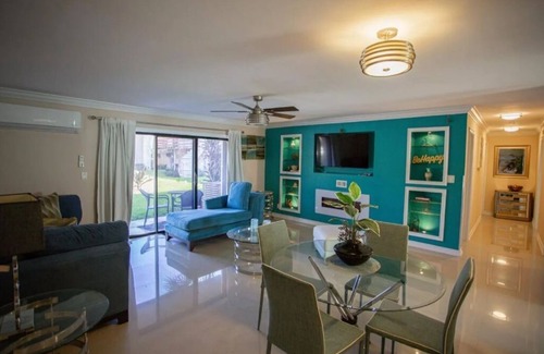 Yeoman Wood Condo | Sunshine and solace at this luxury Bahamas retreat.