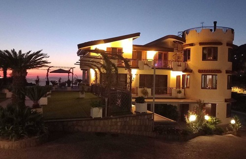 Piazza-Tralia-Pendolo House | Sunshine guesthouse, brand new facility, relaxation in Amalfi-Sorrento coast