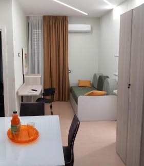 Piazza-Tralia-Pendolo House | Sunshine