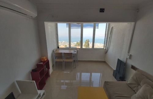 Tiberias Apartment | sunshine rooms- Public transportation every few minutes to the city center/beach