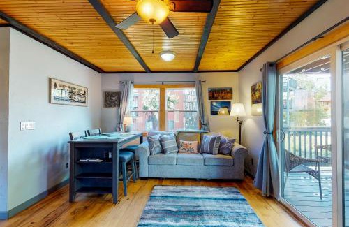 Wildernest Apartment | Sunshine & Snowfall