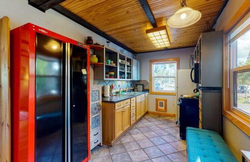 Wildernest Apartment | Sunshine & Snowfall