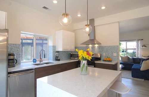 Racquet Club South House | Sunsplashed, Fully Renovated Palm Springs Modern with Pool, Spa, Fire Pit