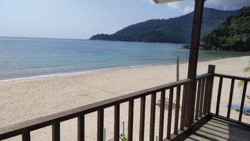 Tioman Island House | Sunsurf Resort Juara