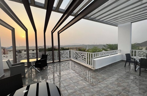 Utako Apartment | SUNVIEW PENTHOUSE CONDO 24hrs LIGHT, AC & WIFI