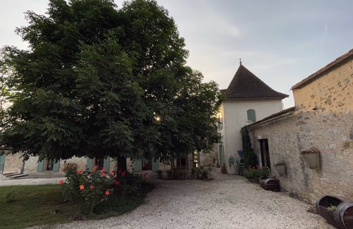 Les Leves-et-Thoumeyragues Villa | Superb family property, Château L'Indécise, swimming pool and large garden