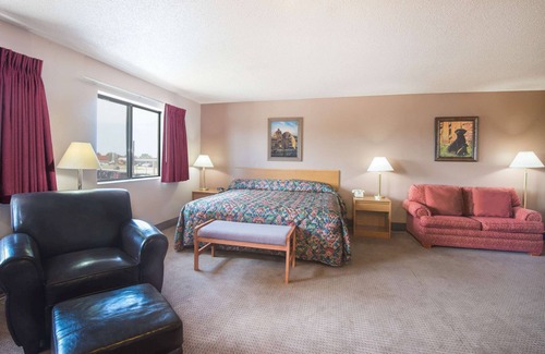 Abilene Hotel | Super 8 by Wyndham Abilene KS