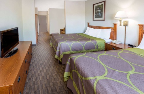 Medford Hotel | Super 8 by Wyndham Central Pt Medford