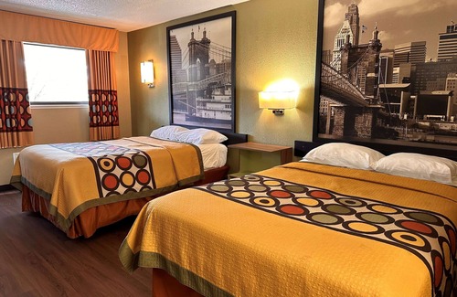 Springdale Hotel | Super 8 by Wyndham Cincinnati/Springdale OH