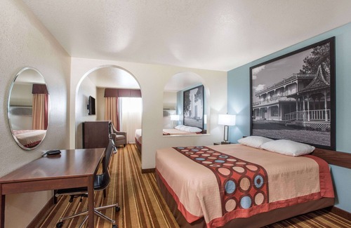 Claremore Hotel | Super 8 by Wyndham Claremore OK