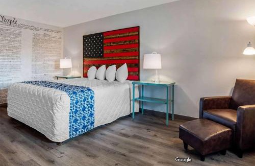 Daleville Hotel | Super 8 by Wyndham Daleville-Fort Novosel