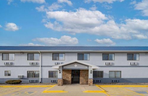 Danville Hotel | Super 8 by Wyndham Danville