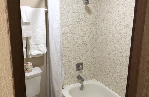 Florence Hotel | Super 8 by Wyndham Florence OR