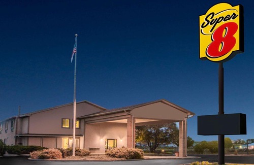 Florence Hotel | Super 8 by Wyndham Florence CO