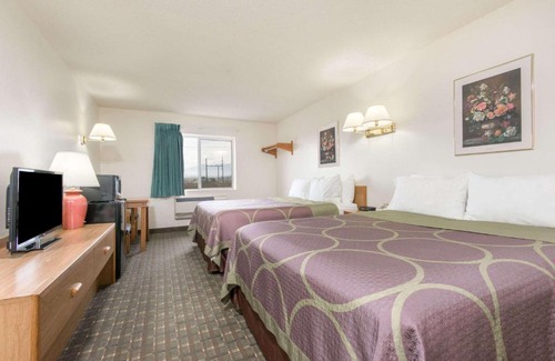 Florence Hotel | Super 8 by Wyndham Florence CO