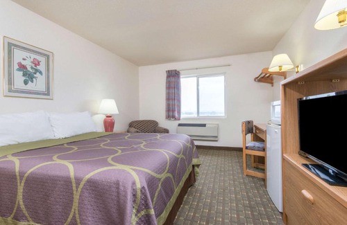Florence Hotel | Super 8 by Wyndham Florence CO