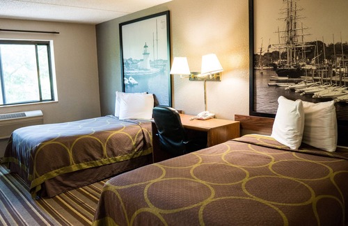 Conning Towers Nautilus Park Hotel | Super 8 by Wyndham Groton