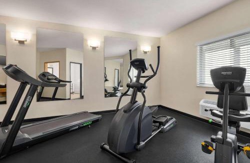 Mercer Hotel | Super 8 by Wyndham Grove City