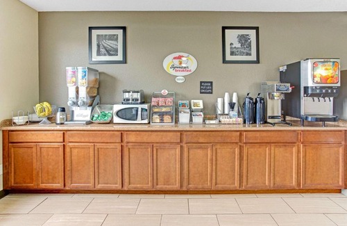 Gurnee Hotel | Super 8 by Wyndham Gurnee