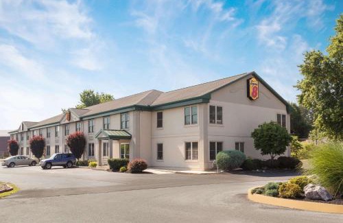 Harrisburg - Hershey Hotel | Super 8 by Wyndham Harrisburg Hershey West